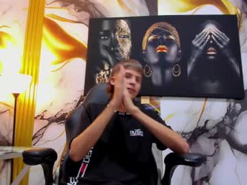 Mono_Blonde Chaturbate stream image from August 04, 2025