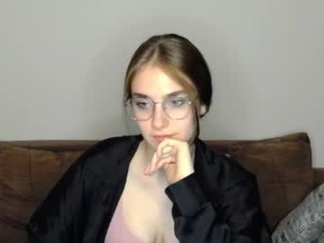 Mila_Keyy Chaturbate stream image from August 04, 2025