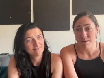 Smiles_N_Smut Chaturbate stream image from August 04, 2025