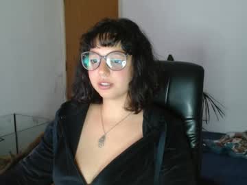 Myamillor Chaturbate stream image from August 04, 2025