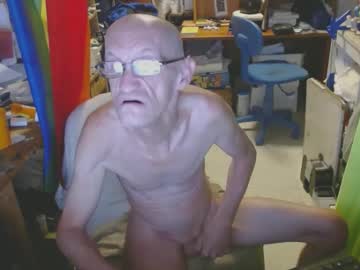 Doghouse2021275405 Chaturbate stream image from August 05, 2025
