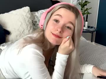 Crave_Eveline Chaturbate stream image from August 05, 2025