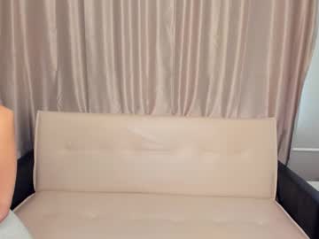 Goooldenshine Chaturbate stream image from August 05, 2025