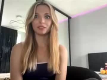 Mildaleggette Chaturbate stream image from August 05, 2025