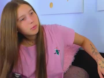 Junebarton Chaturbate stream image from August 05, 2025