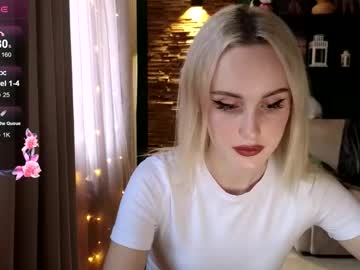 Belle_Vill Chaturbate stream image from August 05, 2025