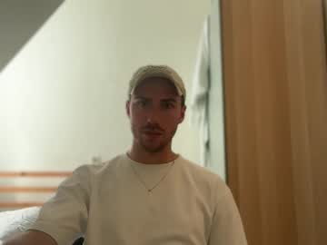 Bttmslafe Chaturbate stream image from August 05, 2025