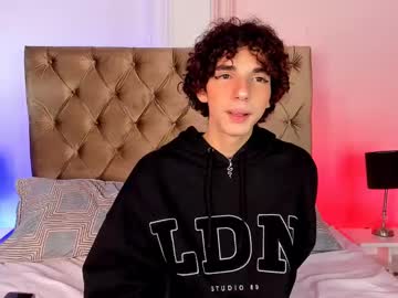 Kore_22 Chaturbate stream image from August 05, 2025