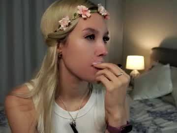 Zettamoe Chaturbate stream image from August 05, 2025