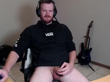 Yolocumz Chaturbate stream image from August 05, 2025