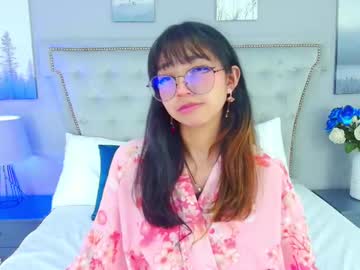 Yommi_Winx Chaturbate stream image from August 05, 2025