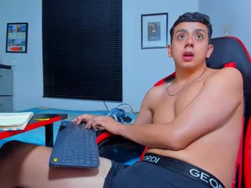 Maxowens_Oficial Chaturbate stream image from August 06, 2025