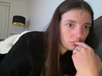 Jessielou110 Chaturbate stream image from August 06, 2025