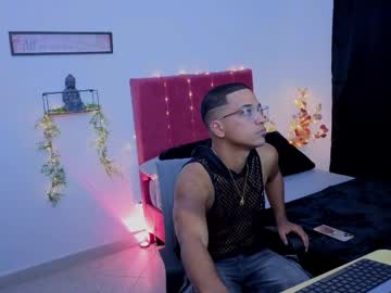 Amzeuss Chaturbate stream image from August 06, 2025