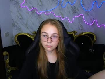Arrinawair Chaturbate stream image from August 06, 2025