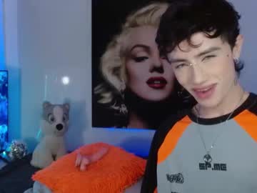Maxiy_001 Chaturbate stream image from August 06, 2025