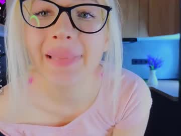Vixenserene Chaturbate stream image from August 06, 2025