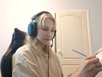 Annitaeschen Chaturbate stream image from August 06, 2025
