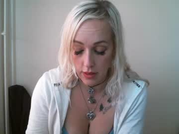 Piximogzy Chaturbate stream image from August 06, 2025