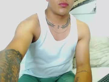Aaronn_12 Chaturbate stream image from August 06, 2025