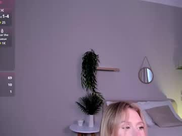 Viollet_Vi Chaturbate stream image from August 06, 2025