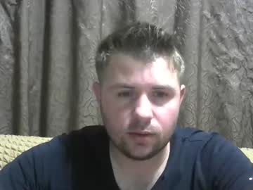 Snowyqred Chaturbate stream image from August 06, 2025