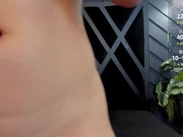 Zoee_Martins_ Chaturbate stream image from August 06, 2025