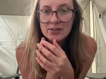 Wanderlustjade Chaturbate stream image from August 06, 2025