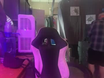 Mgilliamx Chaturbate stream image from August 07, 2025