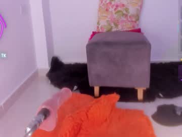 Cloe_25 Chaturbate stream image from August 07, 2025