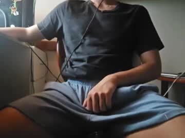 Hornylilfuckbuddy Chaturbate stream image from August 07, 2025