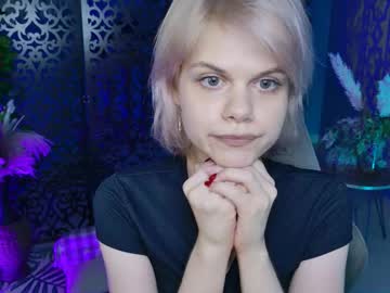 Elliemurler Chaturbate stream image from August 07, 2025
