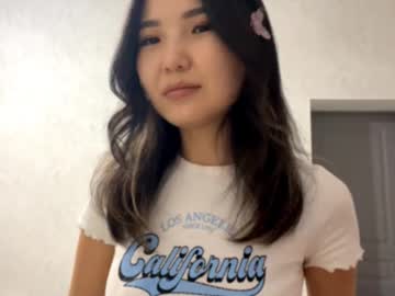 Lottiebonebright Chaturbate stream image from August 07, 2025