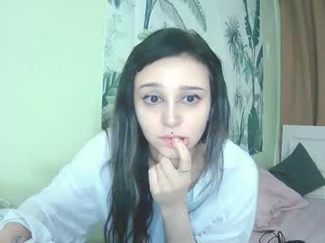 Lynncottingham Chaturbate stream image from August 07, 2025