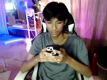 Fineboii_Rey18 Chaturbate stream image from August 07, 2025