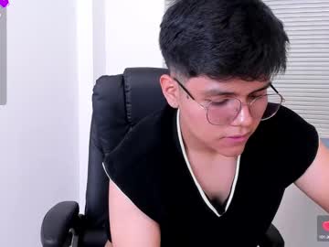 Moonreyx Chaturbate stream image from August 07, 2025