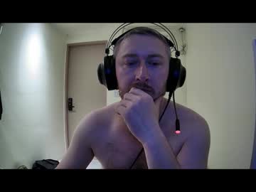 Izvek Chaturbate stream image from August 07, 2025