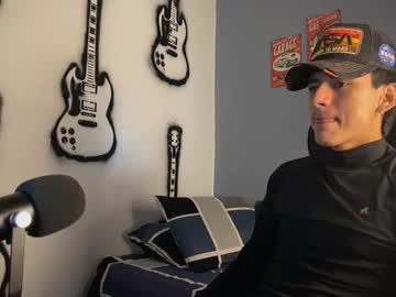 Sexoyrock Chaturbate stream image from August 07, 2025