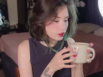 Alicekit Chaturbate stream image from August 08, 2025