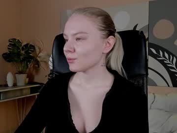 Aprilserenity Chaturbate stream image from August 08, 2025