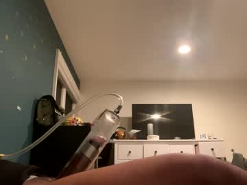 Newt665641 Chaturbate stream image from August 08, 2025