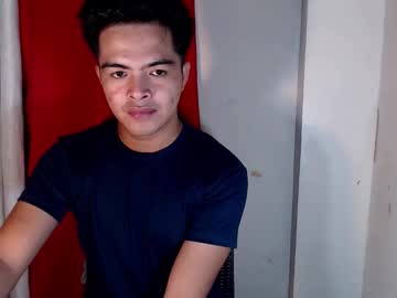 Kikxxx121698 Chaturbate stream image from August 08, 2025