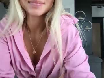 Molly_Bell Chaturbate stream image from August 08, 2025