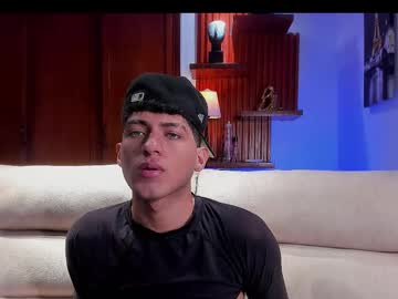 Louis_Green Chaturbate stream image from August 08, 2025