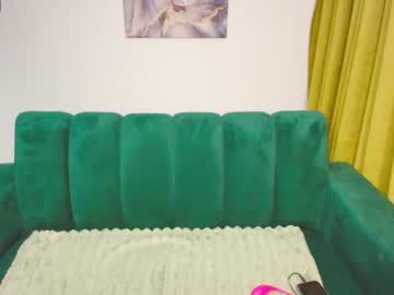 Alexmoonly Chaturbate stream image from August 08, 2025