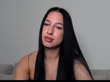 Delly_Love Chaturbate stream image from August 08, 2025