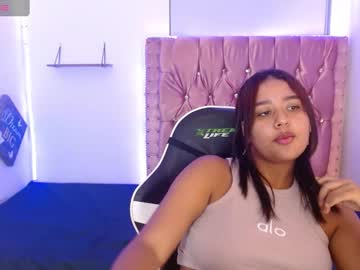 Kiara_Wild Chaturbate stream image from August 08, 2025