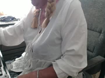 1sttimesissyass Chaturbate stream image from August 08, 2025