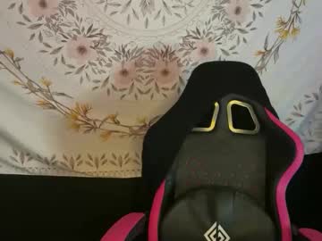 Bossmomma Chaturbate stream image from August 08, 2025
