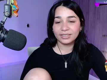 Carriestuart Chaturbate stream image from August 08, 2025